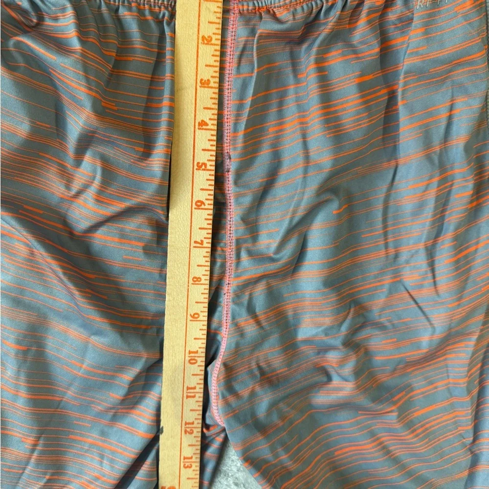 Nike Dri-Fit Shorts Mens Large Gray Orange Athletic Training‎ 20” EUC